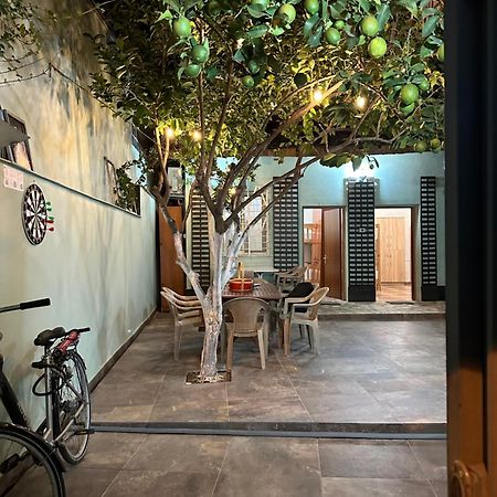 Tirana Lemon Breeze Hostel ภายนอก รูปภาพ