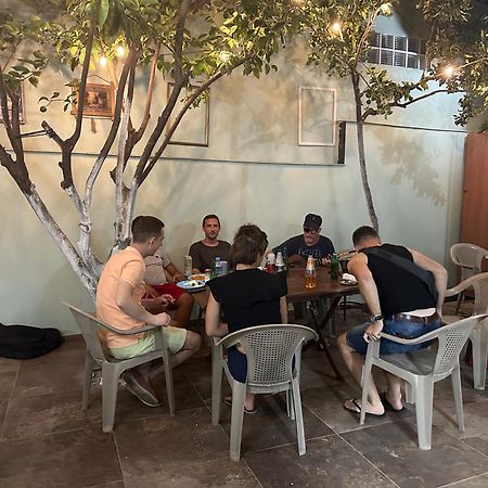 Tirana Lemon Breeze Hostel ภายนอก รูปภาพ