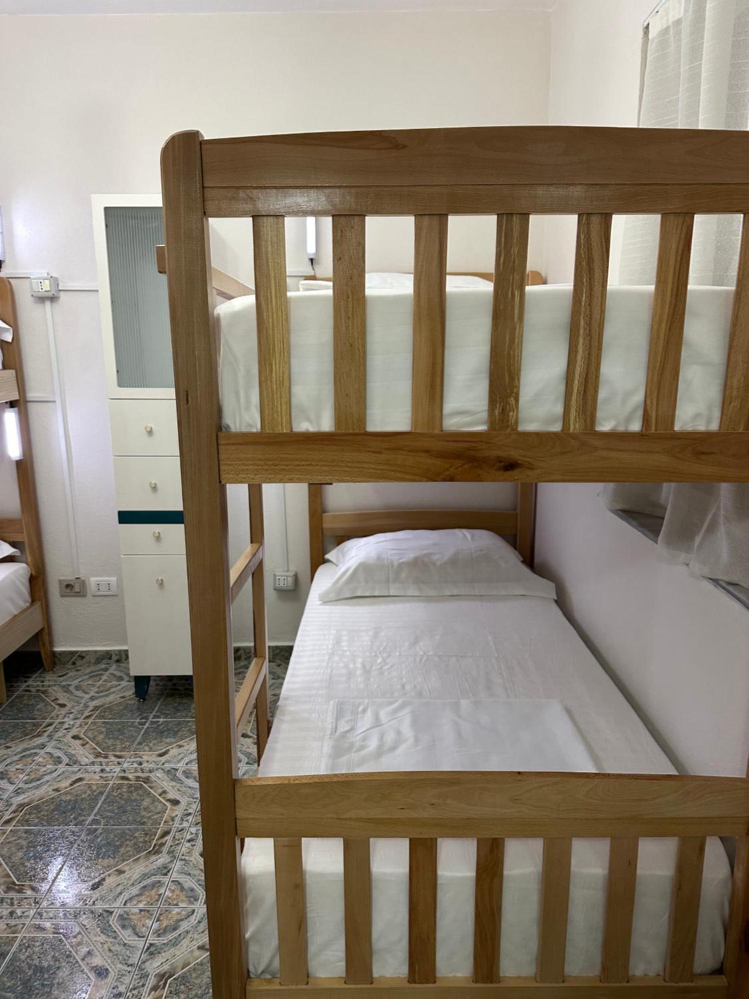 Tirana Lemon Breeze Hostel ภายนอก รูปภาพ