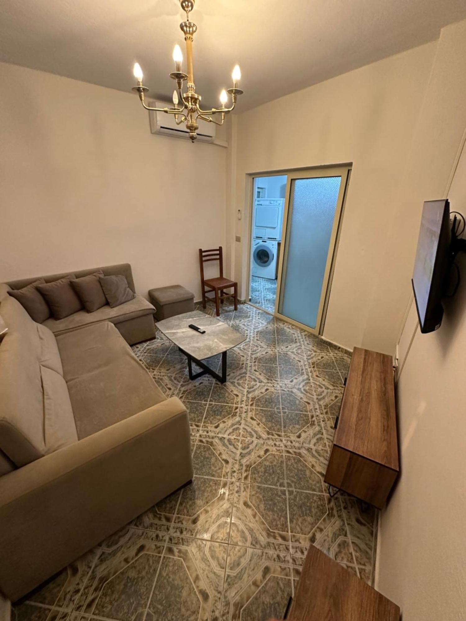 Tirana Lemon Breeze Hostel ภายนอก รูปภาพ