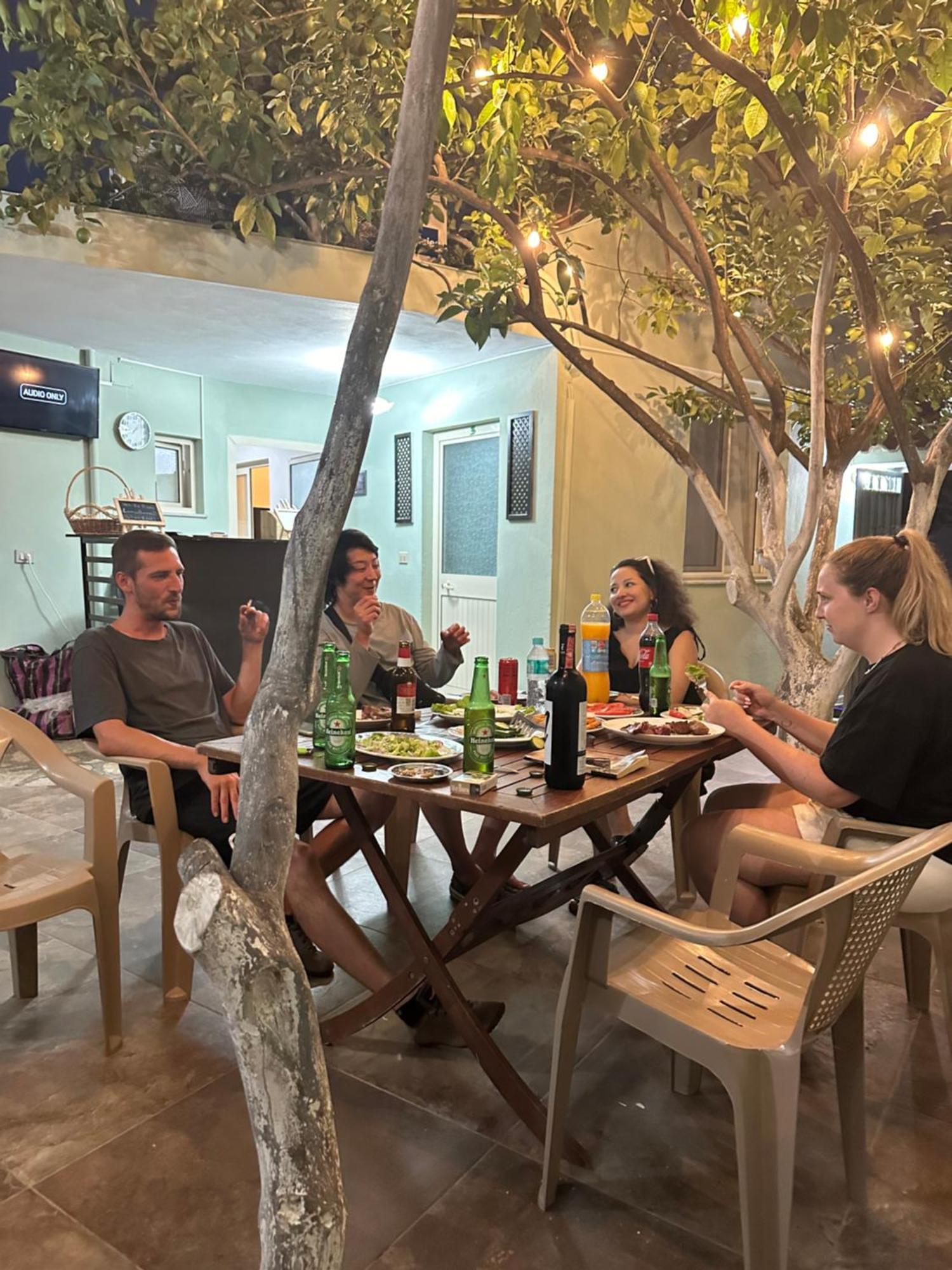 Tirana Lemon Breeze Hostel ภายนอก รูปภาพ